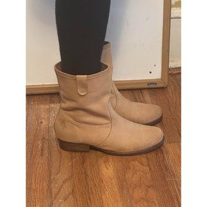 Size 8.5 tan suede leather boots